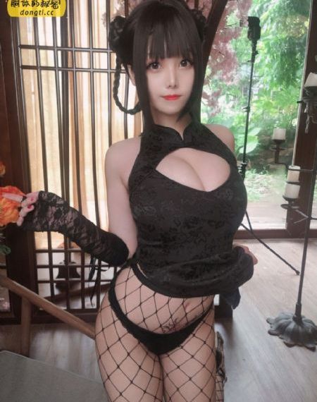 欧美莫代尔短袖大码_1080在线观看电视