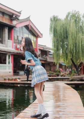 国产女同性女女网站_高清国产国语三级